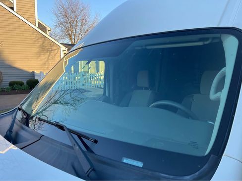 Used 2018 Nissan NV 2500 SV w/ Navigation Package image 15