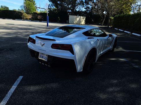 Used 2018 Chevrolet Corvette Stingray Coupe w/ Battery Protection Package image 8