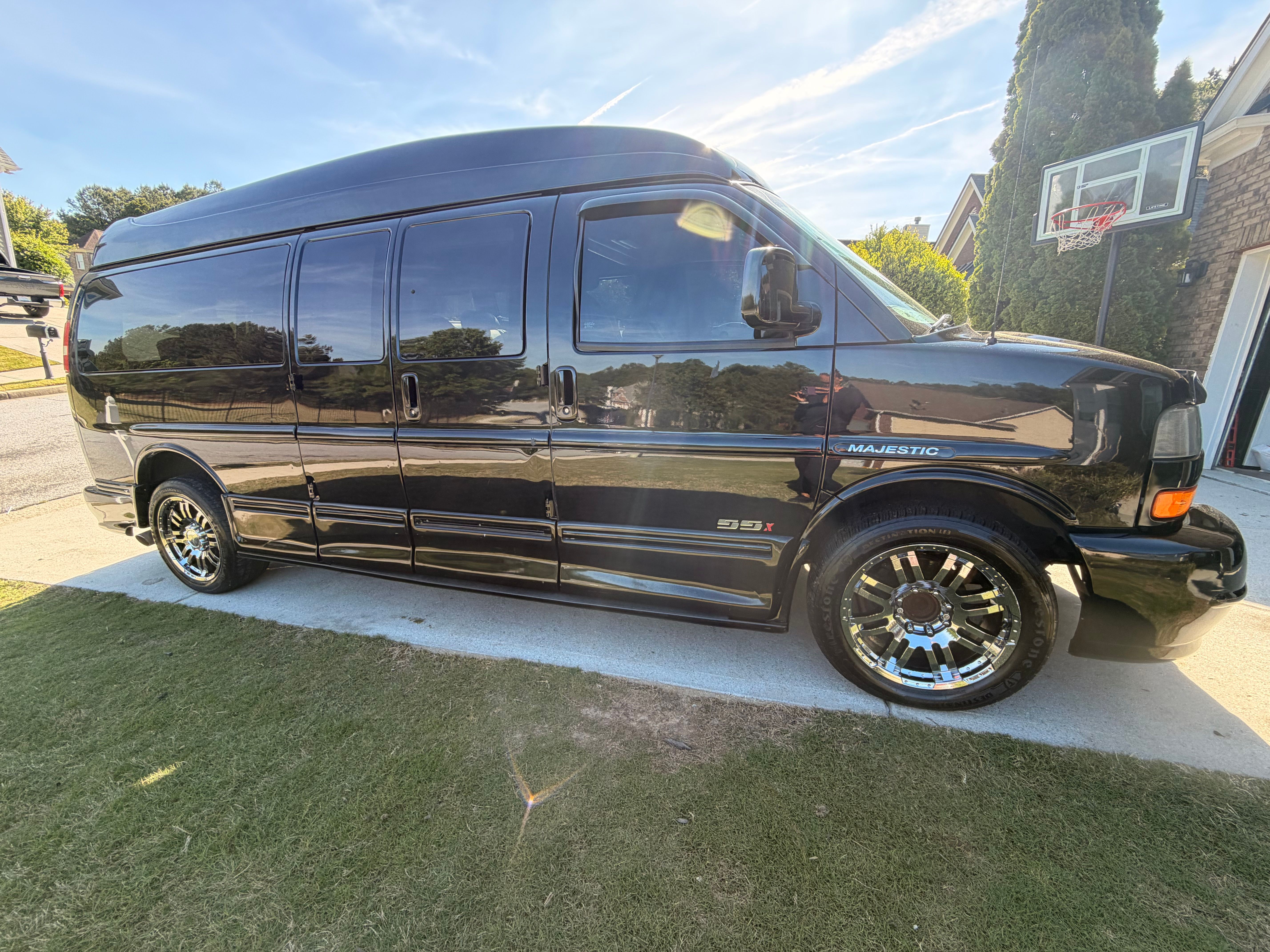 Used 2015 GMC Savana 2500 Extended RWD image 1