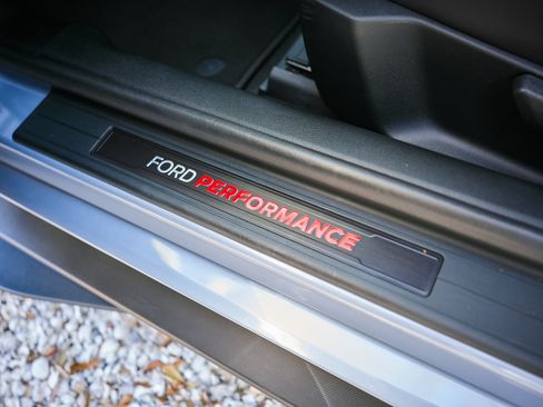 Used 2022 Ford Mustang Shelby GT500 w/ Carbon Fiber Track Pack image 16