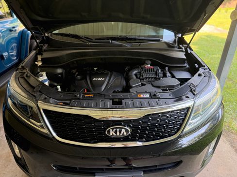 Used 2015 Kia Sorento LX image 4