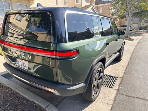 Used 2024 Rivian R1S Adventure image 19