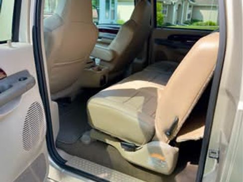 Used 2004 Ford Excursion Limited image 12