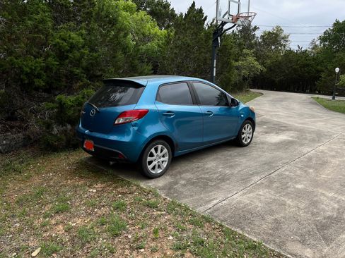 Used 2011 MAZDA MAZDA2 Touring image 8