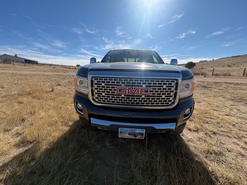 Used 2017 GMC Canyon Denali image 16