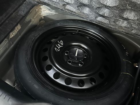 Used 2017 Chrysler 300 C w/ Safetytec Plus Group image 14