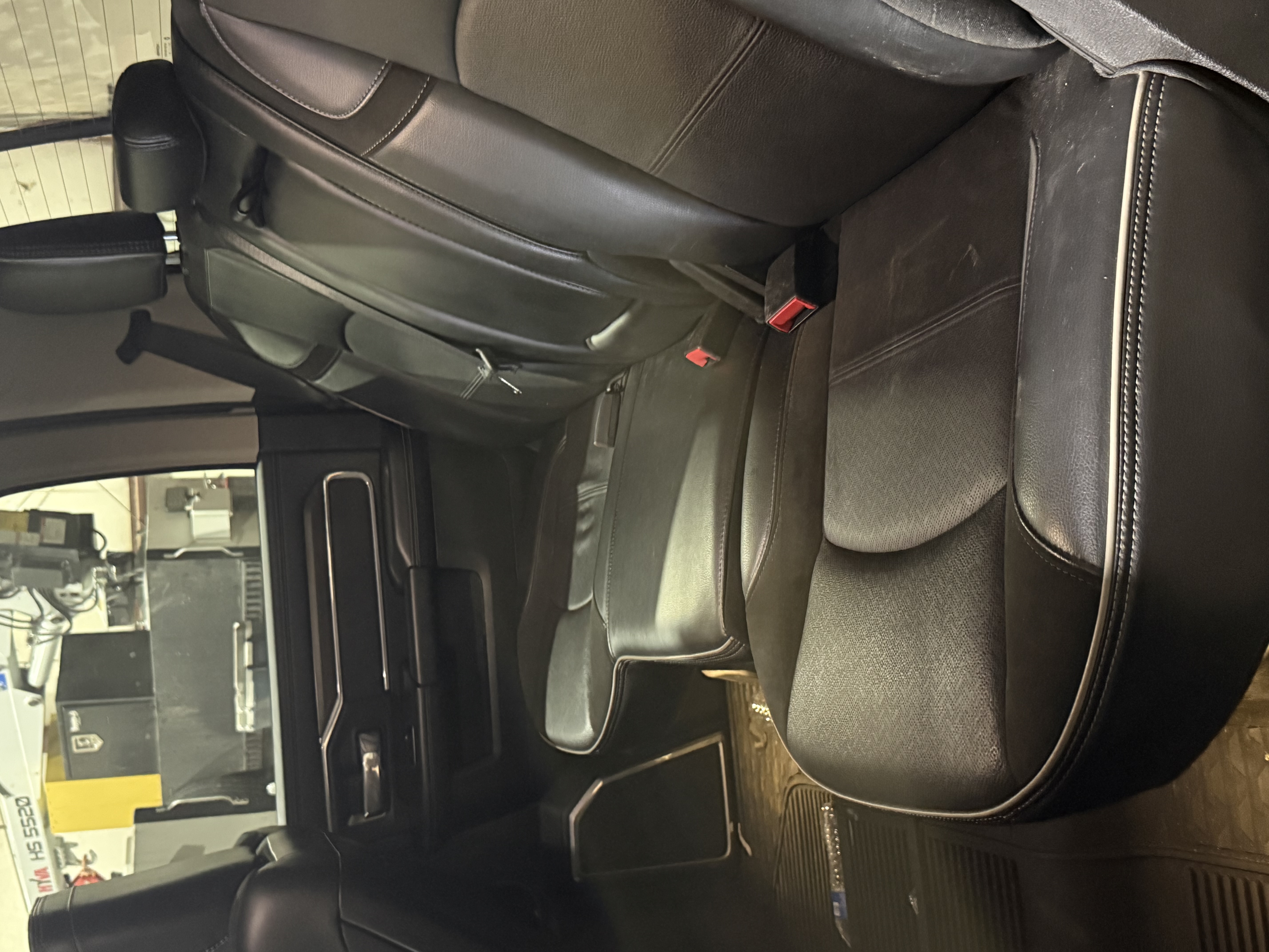 Used 2023 RAM 2500 Laramie AWD/4WD image 8