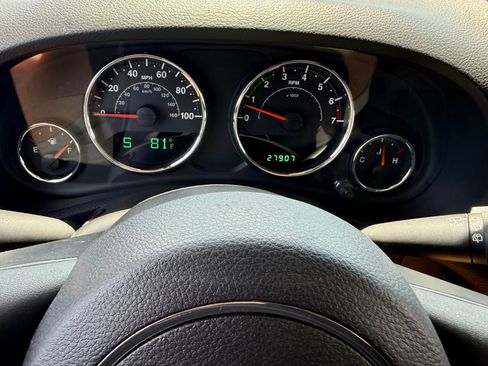 Used 2012 Jeep Wrangler Unlimited Sport AWD/4WD image 14