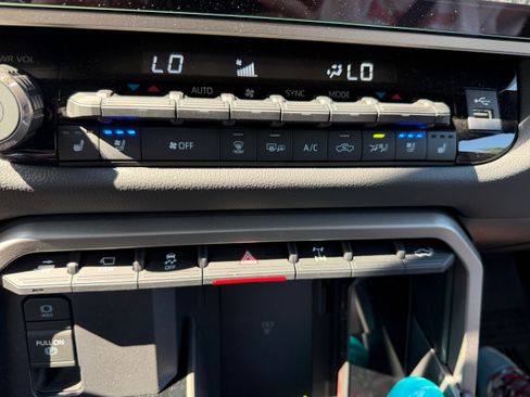 Used 2026 Toyota Tundra Limited w/ TRD Off-Road Package AWD/4WD image 19