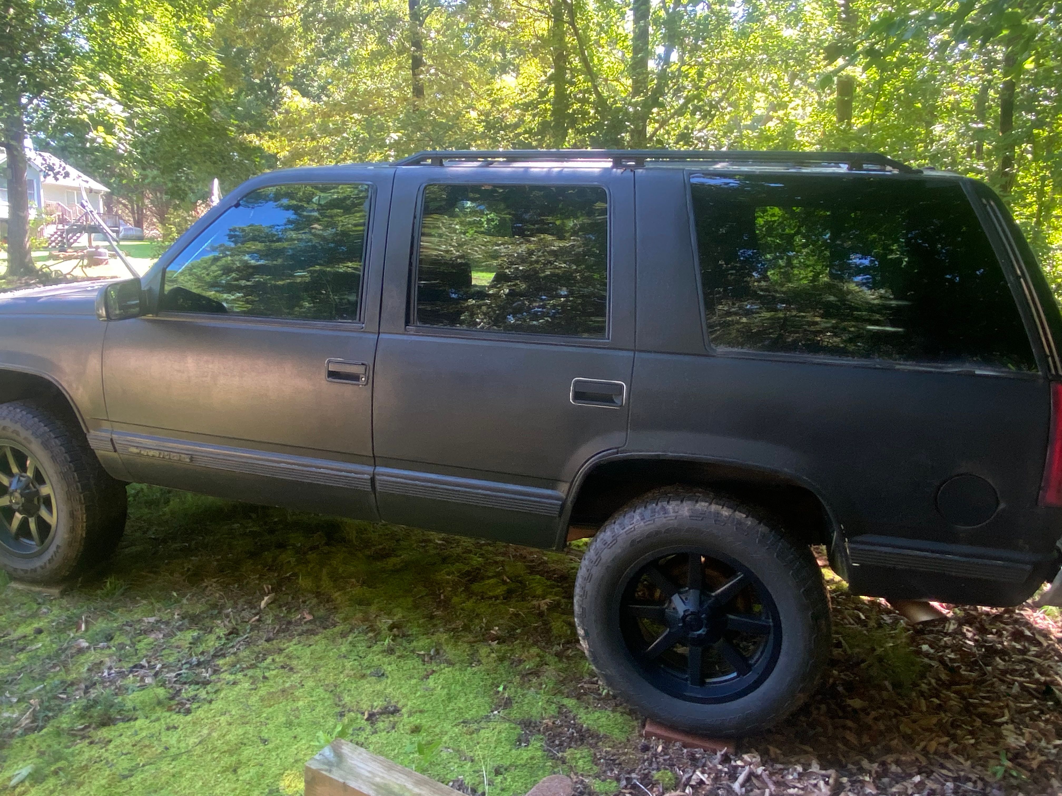 Used 1999 Chevrolet Tahoe 4WD w/ Skid Plate Pkg image 1