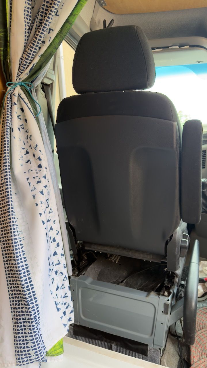 Used 2017 Mercedes-Benz Sprinter 2500 image 4