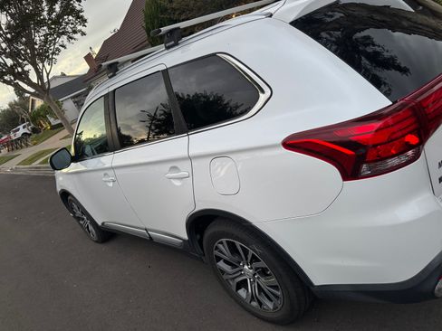 Used 2017 Mitsubishi Outlander SEL image 6