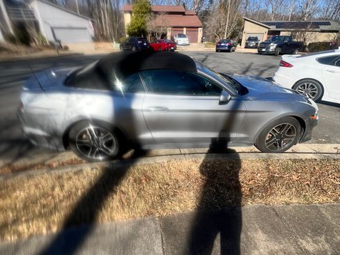 Used 2021 Ford Mustang Premium image 9