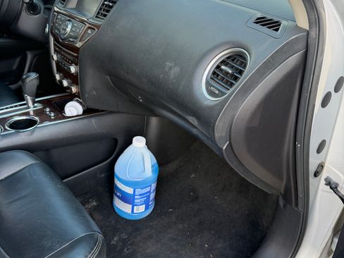 Used 2016 Nissan Pathfinder Platinum w/ Family Entertainment Package image 15