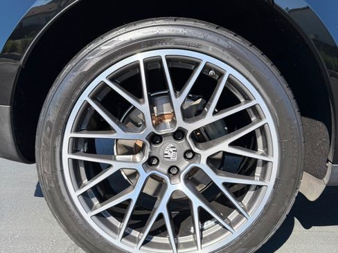 Used 2021 Porsche Macan S image 4