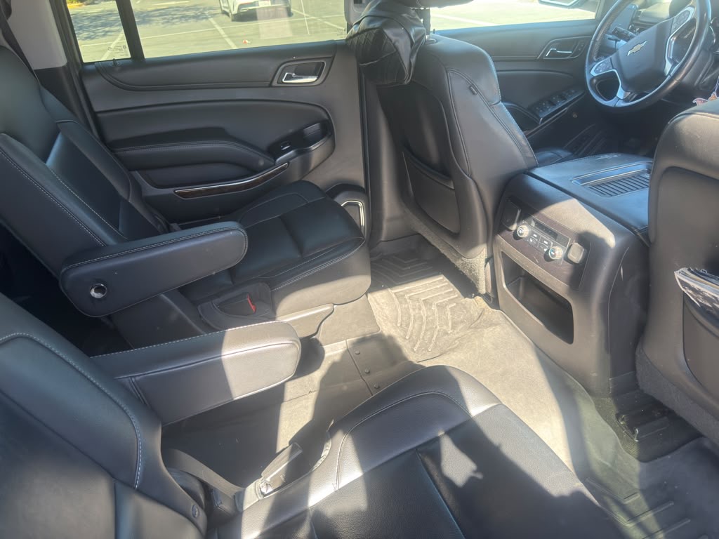 Used 2015 Chevrolet Suburban LT w/ Luxury Package RWD image 6
