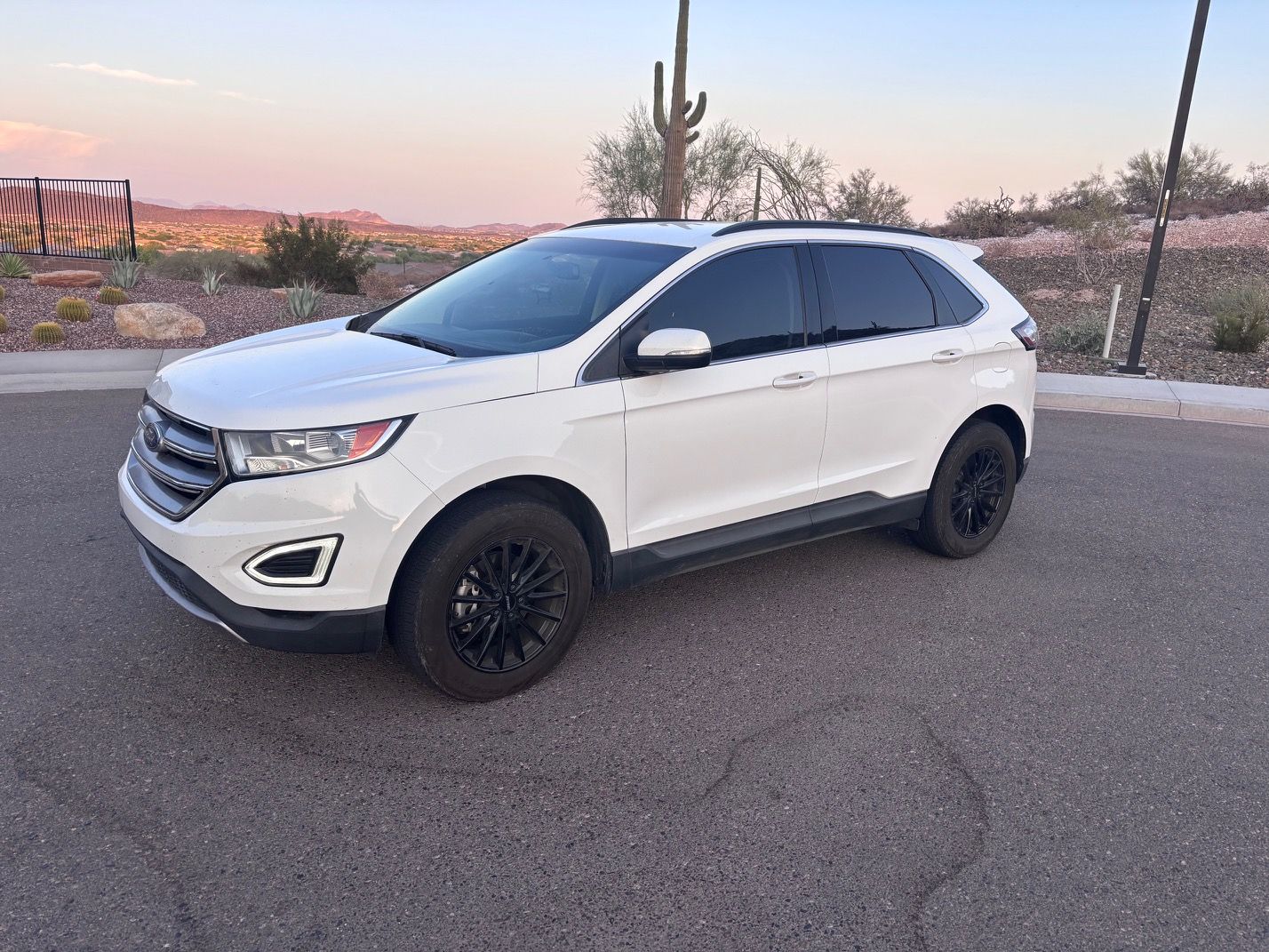 Used 2018 Ford Edge SEL FWD image 1