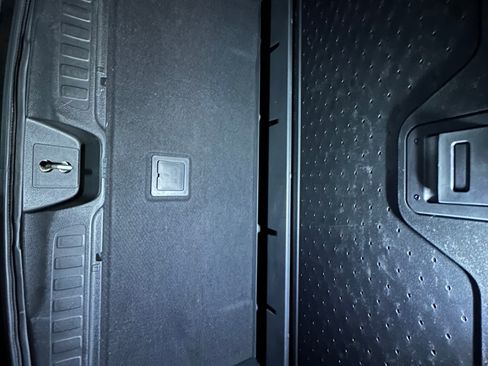 Used 2017 Honda Pilot Touring image 23