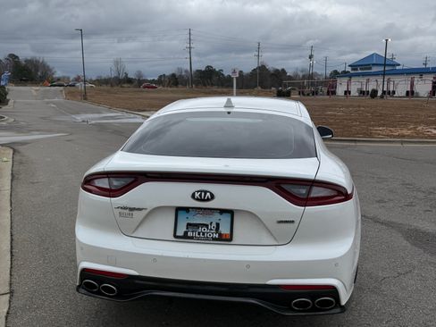 Used 2018 Kia Stinger Premium image 5