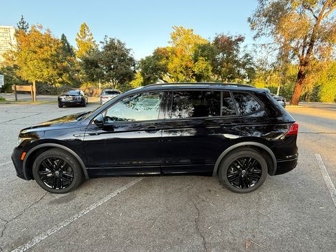 Used 2022 Volkswagen Tiguan SE R-Line image 6