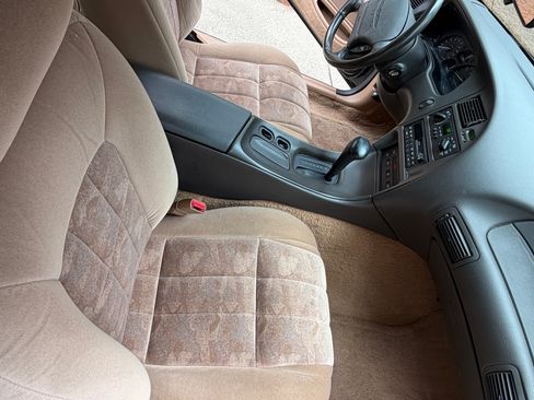 Used 1996 Ford Thunderbird LX RWD image 12