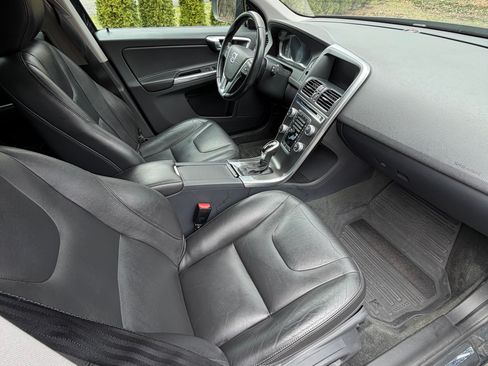 Used 2016 Volvo XC60 T6 image 9