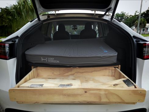 Used 2021 Tesla Model Y 2WD image 2