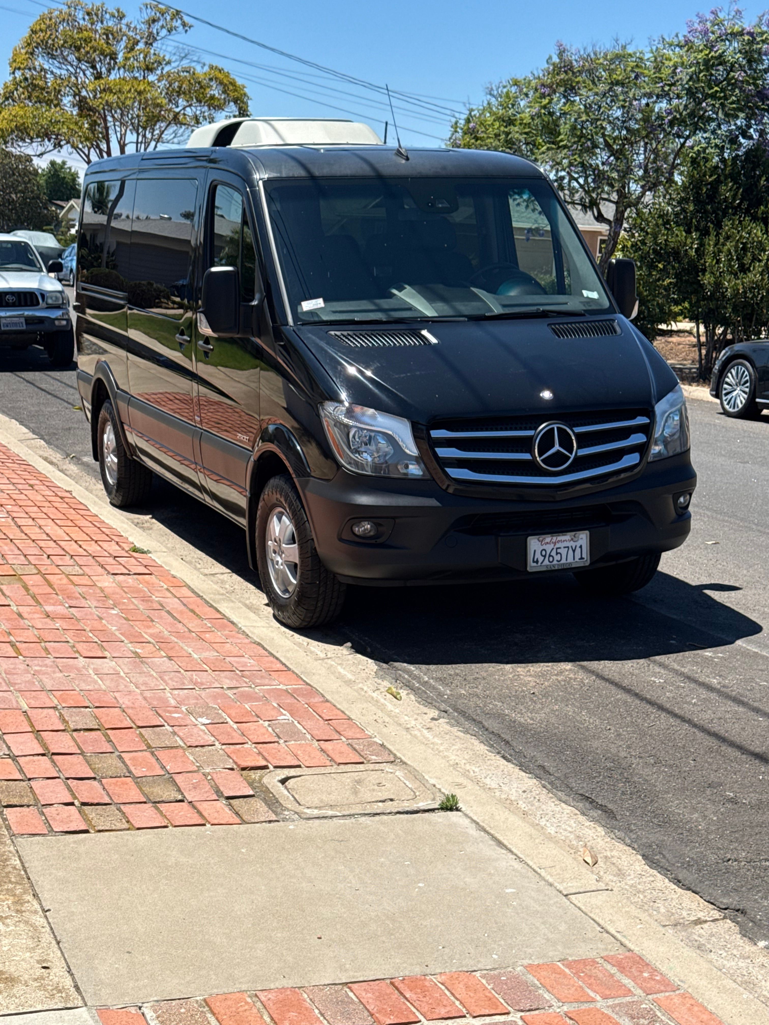 Used 2015 Mercedes-Benz Sprinter 2500 image 1