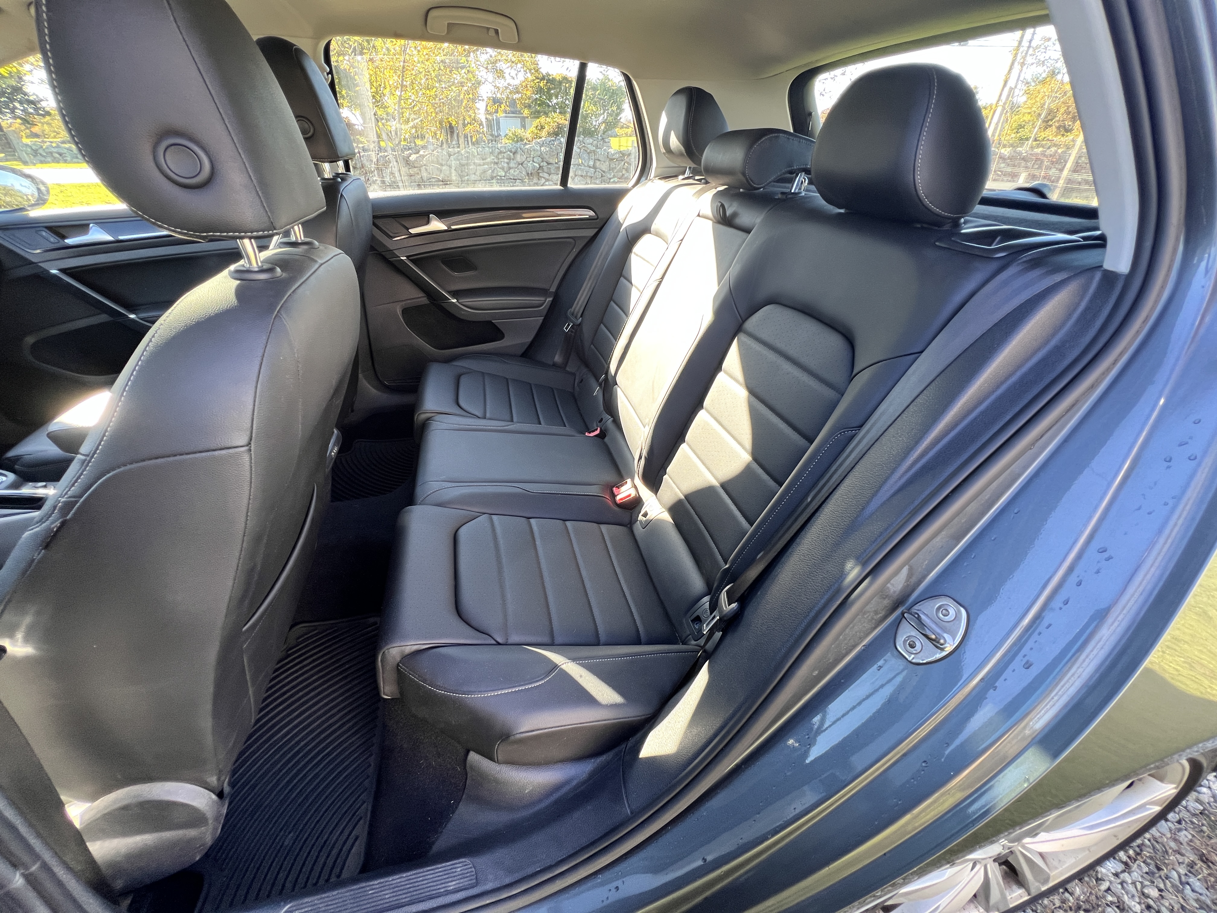 Used 2017 Volkswagen Golf SEL FWD image 16