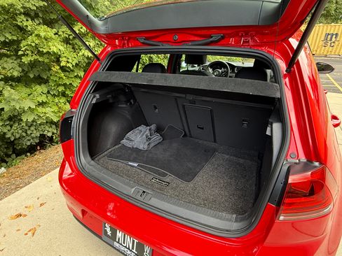 Used 2017 Volkswagen GTI SE image 14