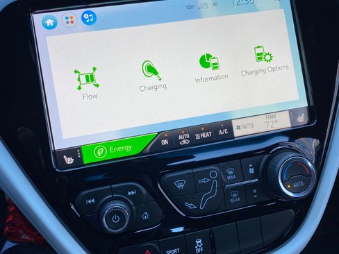 Used 2019 Chevrolet Bolt Premier w/ Infotainment Package image 22