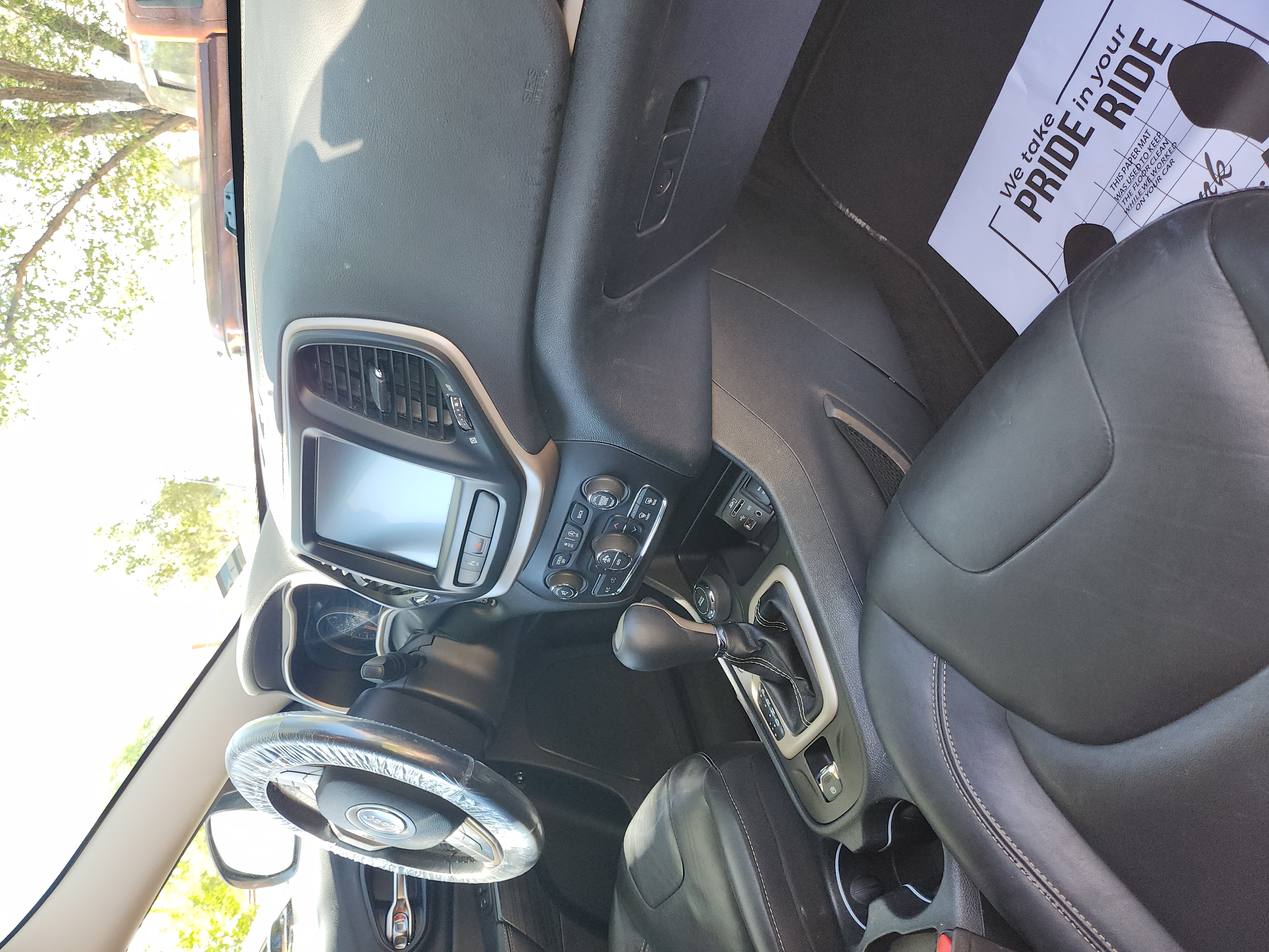 Used 2016 Jeep Cherokee Limited AWD/4WD image 16