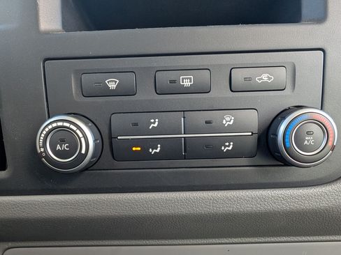 Used 2014 Nissan NV 2500 SV w/ V8 Appearance Package image 16