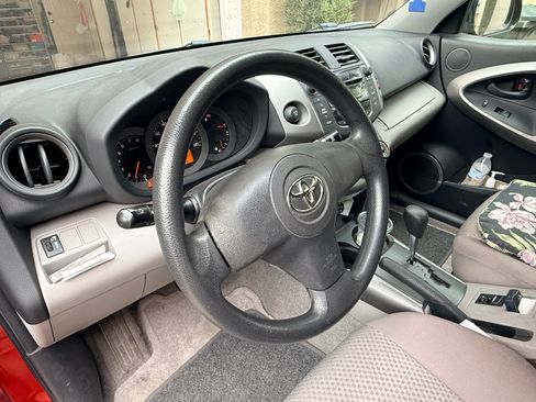 Used 2007 Toyota RAV4 2WD w/ 3rd Row image 15