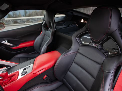 Used 2016 Chevrolet Corvette Z06 w/ 3LZ Preferred Equipment Group image 18