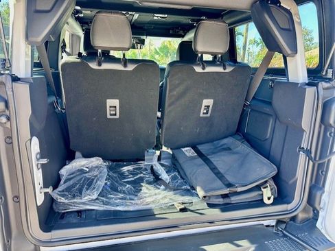 Used 2024 Ford Bronco Badlands image 17