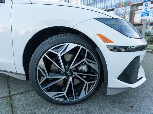 Used 2023 Hyundai Ioniq 6 Limited image 26