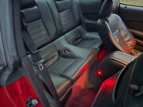 Used 2011 Ford Mustang Premium image 13