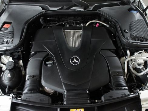Used 2017 Mercedes-Benz E 400 4MATIC Wagon image 21