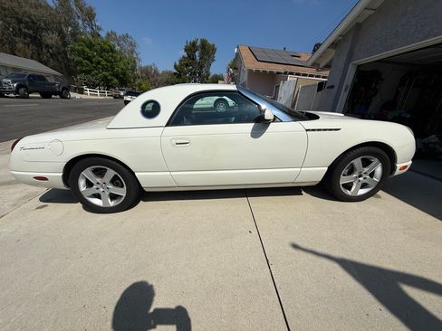Used 2003 Ford Thunderbird image 4