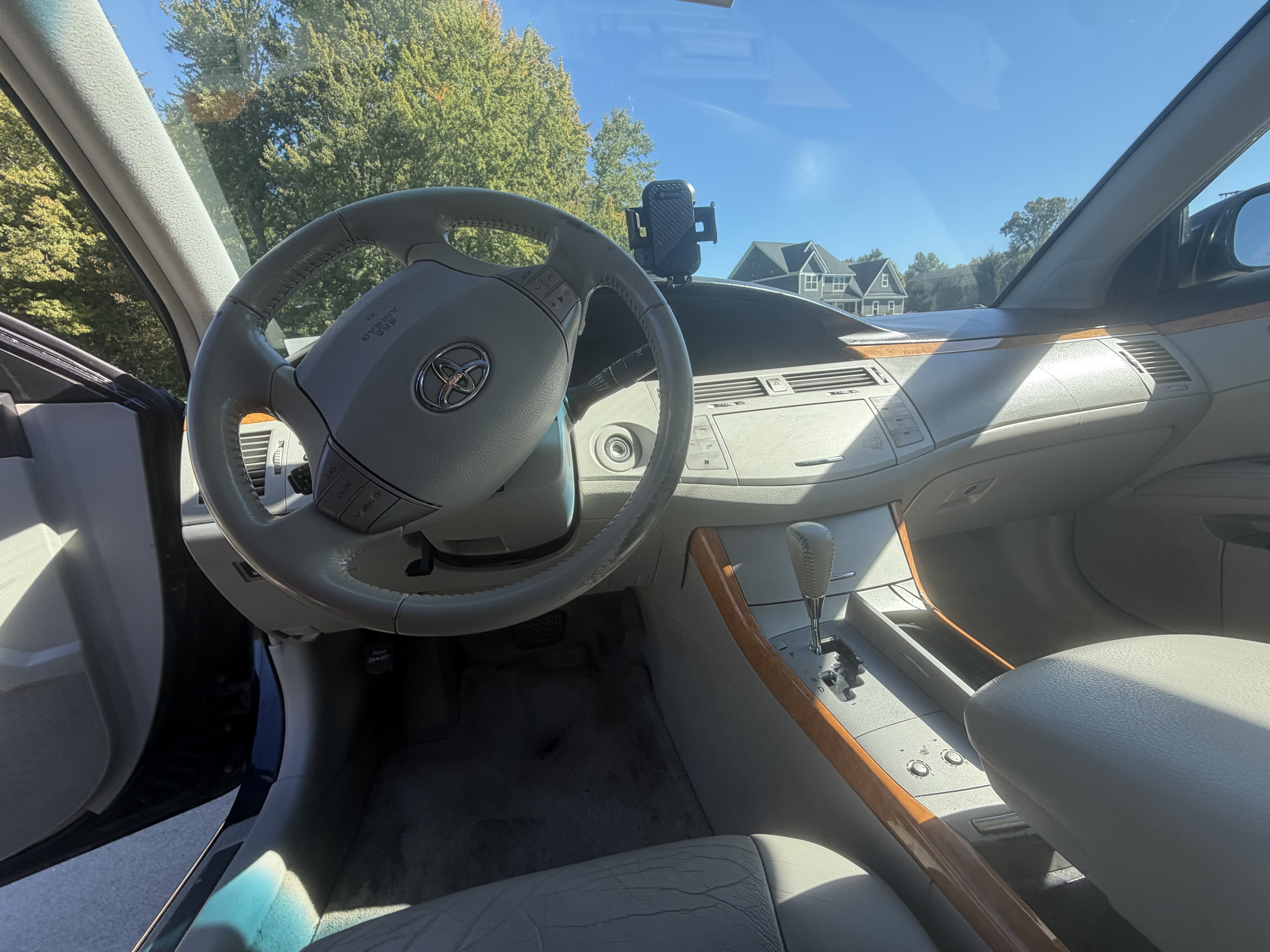 Used 2007 Toyota Avalon XLS FWD image 6