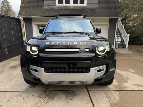 Used 2020 Land Rover Defender 110 SE image 6