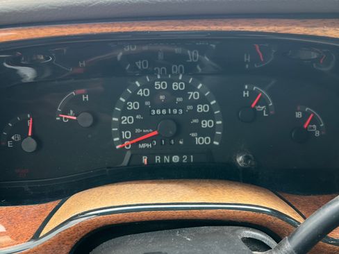 Used 1999 Ford E-250 and Econoline 250 Extended image 10