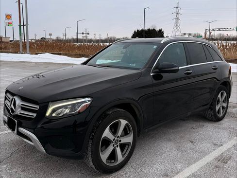 Used 2019 Mercedes-Benz GLC 300 4MATIC image 2