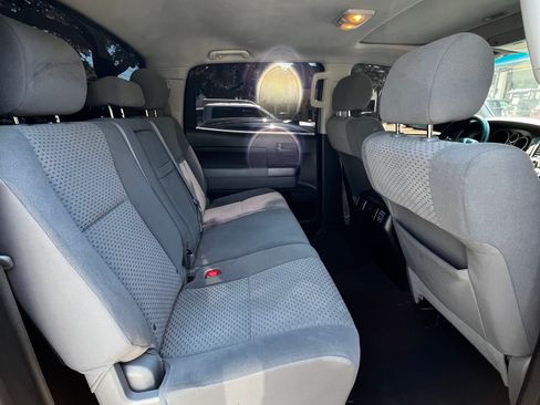 Used 2013 Toyota Tundra 4x4 CrewMax w/ SR5 Pkg image 15