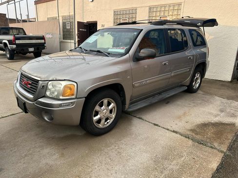 Used 2003 GMC Envoy XL SLT image 1