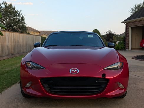 Used 2017 MAZDA MX-5 Miata Sport image 9
