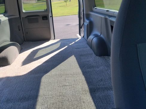 Used 2007 Ford E-350 and Econoline 350 XLT image 10