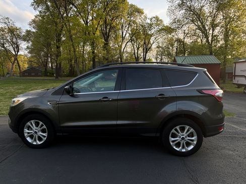 Used 2018 Ford Escape SEL image 9