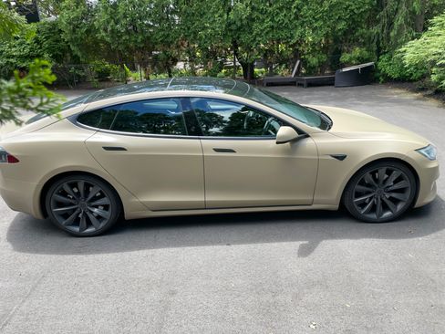 Used 2016 Tesla Model S 90D image 2